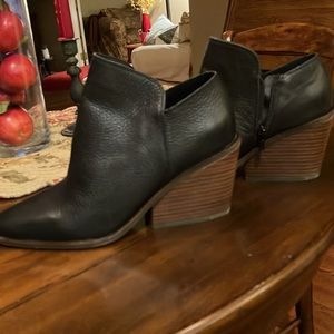 Lucky brand black be tumbled bootie NWT